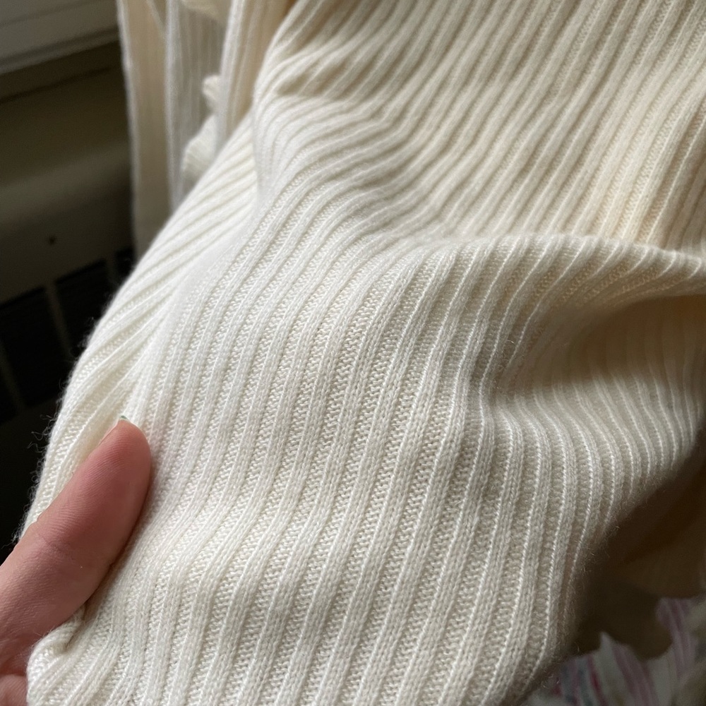 Worthington Ivory white cashmere turtle neck sweater - Picture 6 of 9